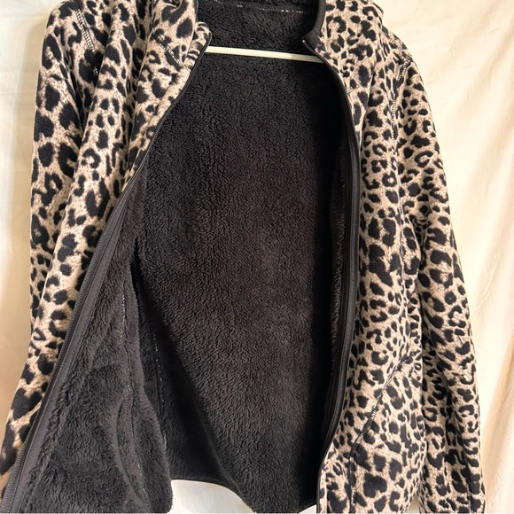Cheetah Print Plush Hoodie - Picture 2 of 10